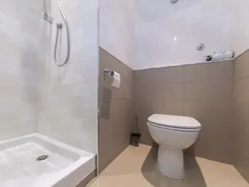 95 Spezie Oda ve Kahvaltı Roma